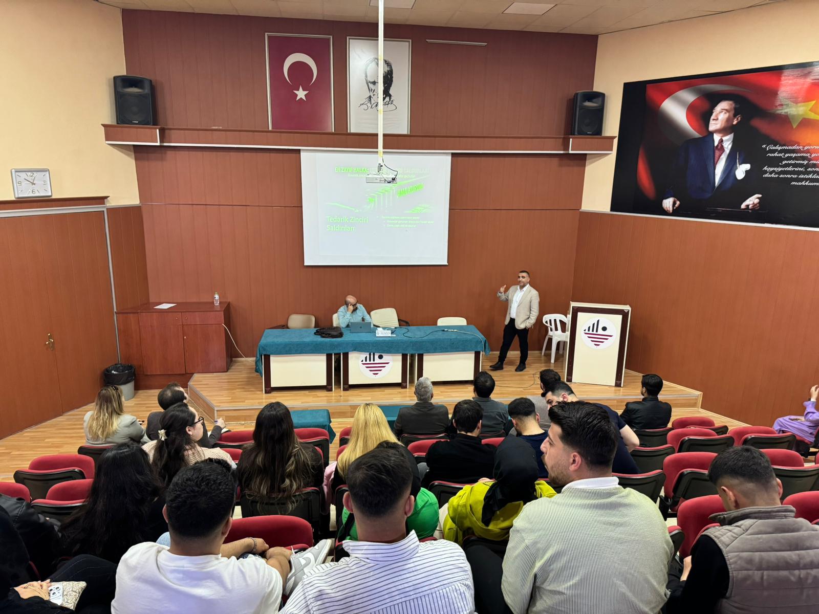 Siyaset Bilimi ve Kamu Yönetimi Topluluğu tarafından “Siber Güvenlik ve Yapay Zeka” başlıklı konferans düzenlendi